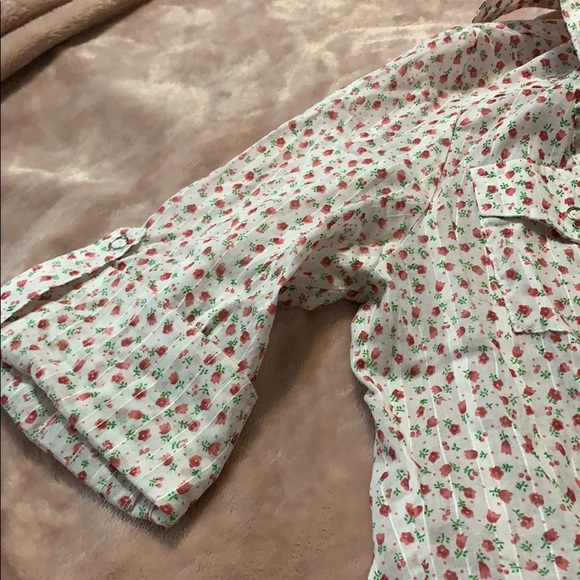 Forever 21 floral print short sleeves shirt - Picture 5 of 5